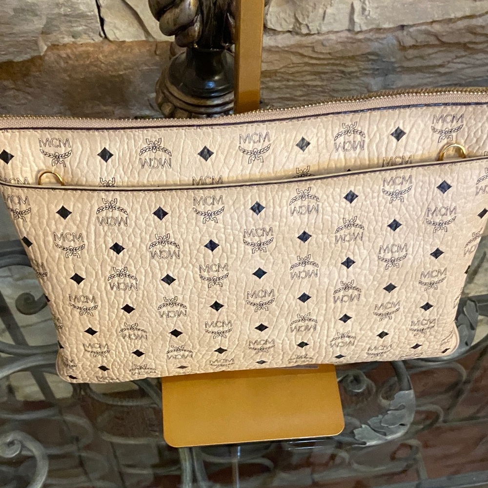 MCM Tan Visetos Rare Rabbit Limited Edition Medium Size Clutch - Picture 6 of 13